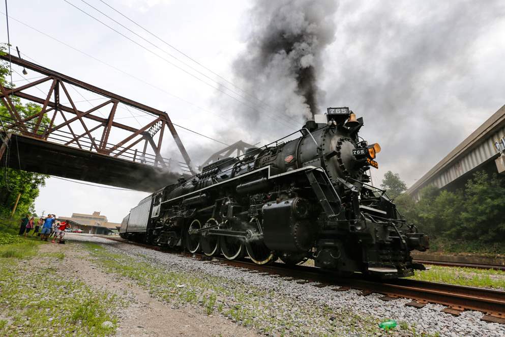 CTY-locomotive18p-1