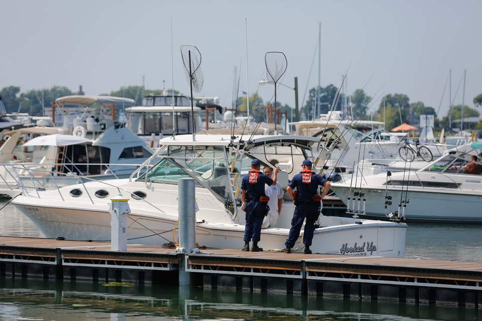 CTY-PIB25Members-of-the-Coast-Guard-s