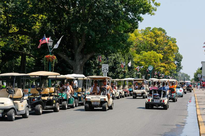 CTY-PIB25Tourists-enjoy-Delaware-Avenue-at-Put-in-Bay