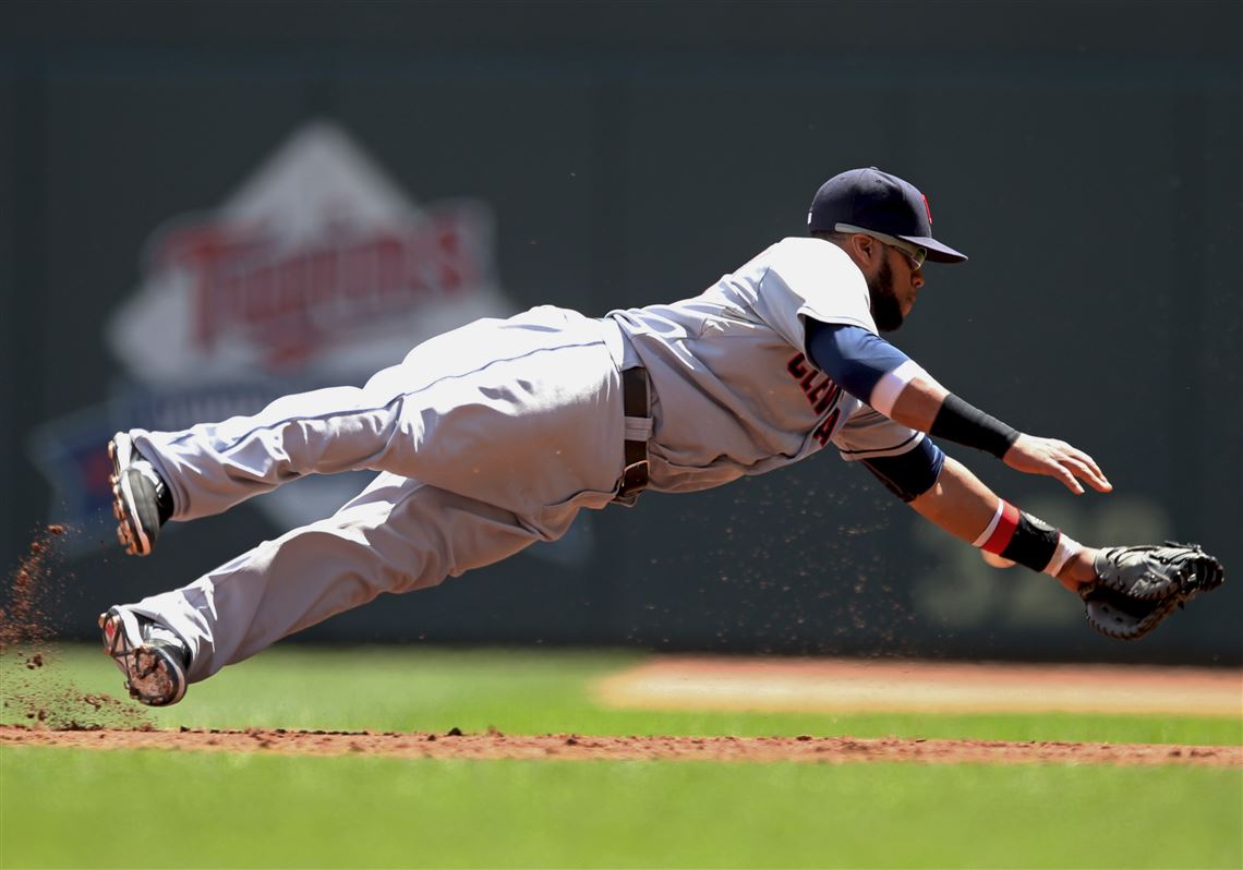 Carlos Santana's diving play, 04/29/2022