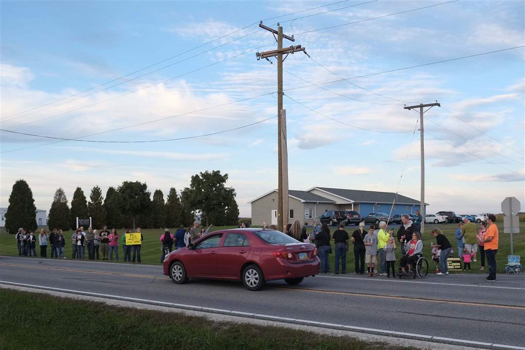 CTY-FULTONVIGIL28p-protestors