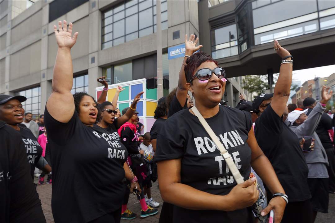 CTY-raceforthecure29p-Katina-Johnson