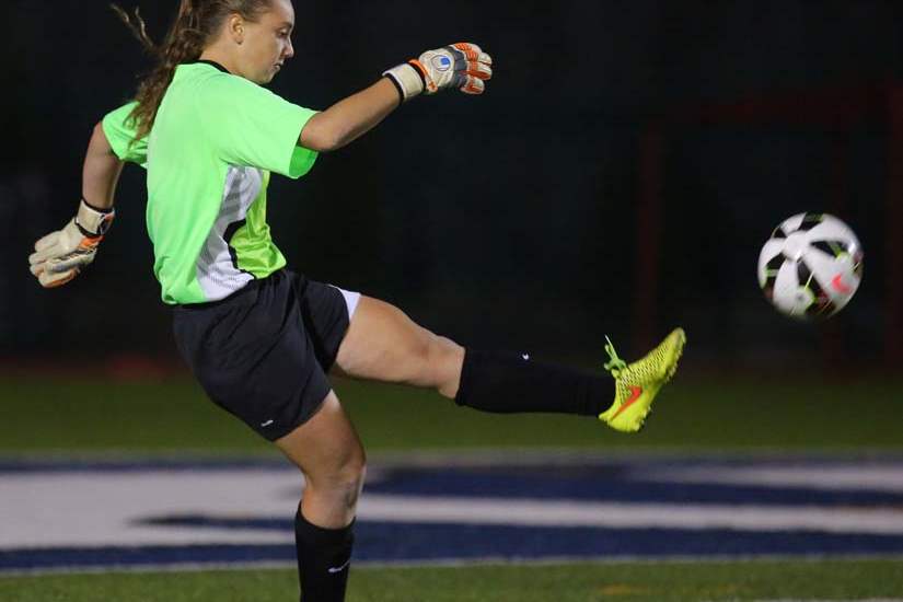 SPT-RegionGirlSoccer29p-michel-kick