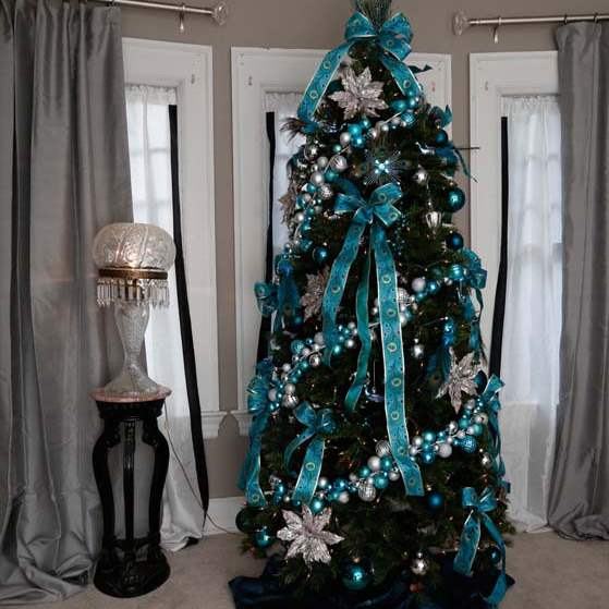 FEA-Tours-de-Noel-peacock-tree