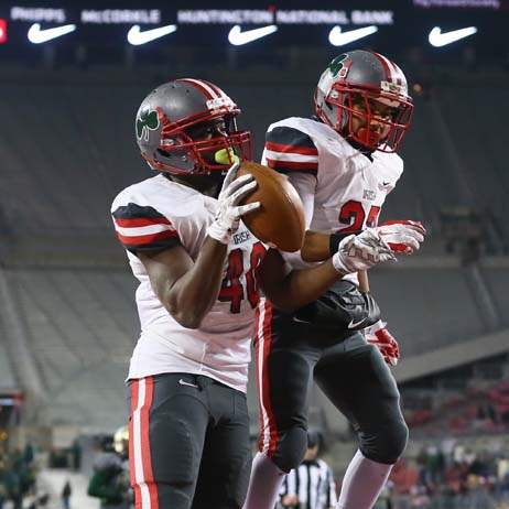 SPT-CentralFootball5p-warren-celebrate-td-4th