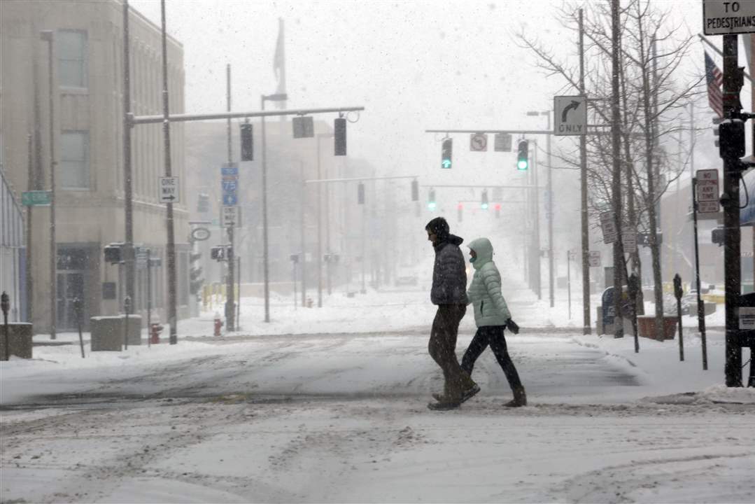 CTY-snowed02p-Madison-Street