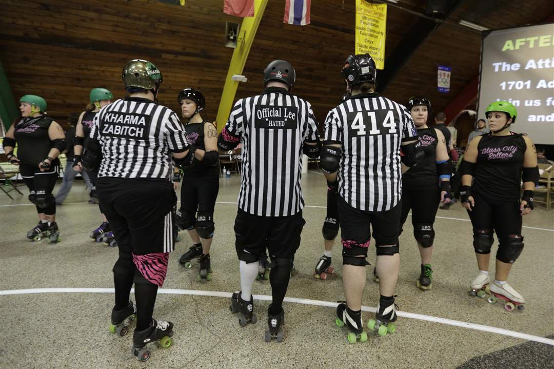 MAG-ROLLERDERBY-referees