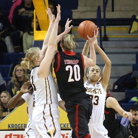 UTwbb19-ZANOGUERA-VS-THROP