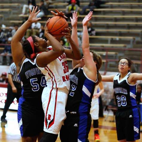 SPT-cityleaguegirls18p-Beacham-vs-woodward-defenders