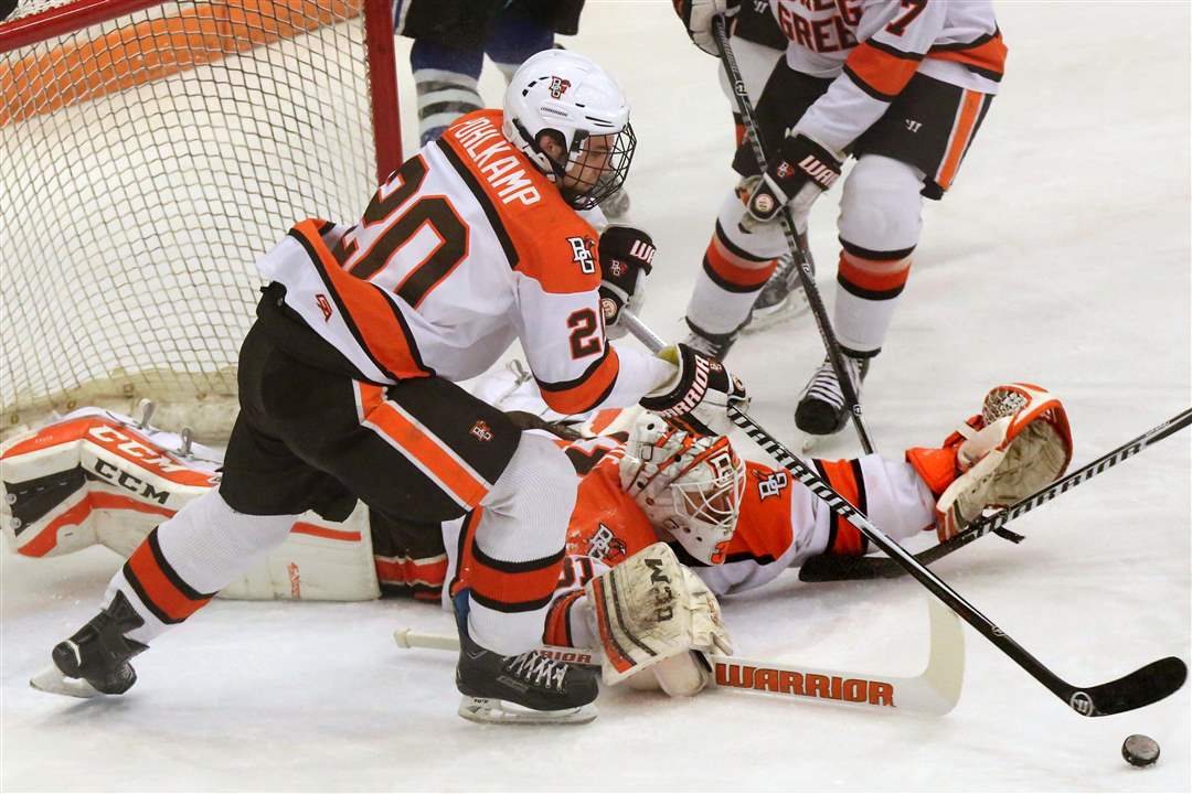 BGhockey7p-Matt-Pohlkamp-diving