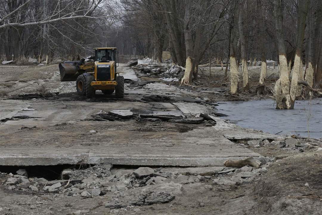 CTY-buttonwood23p-bulldozer