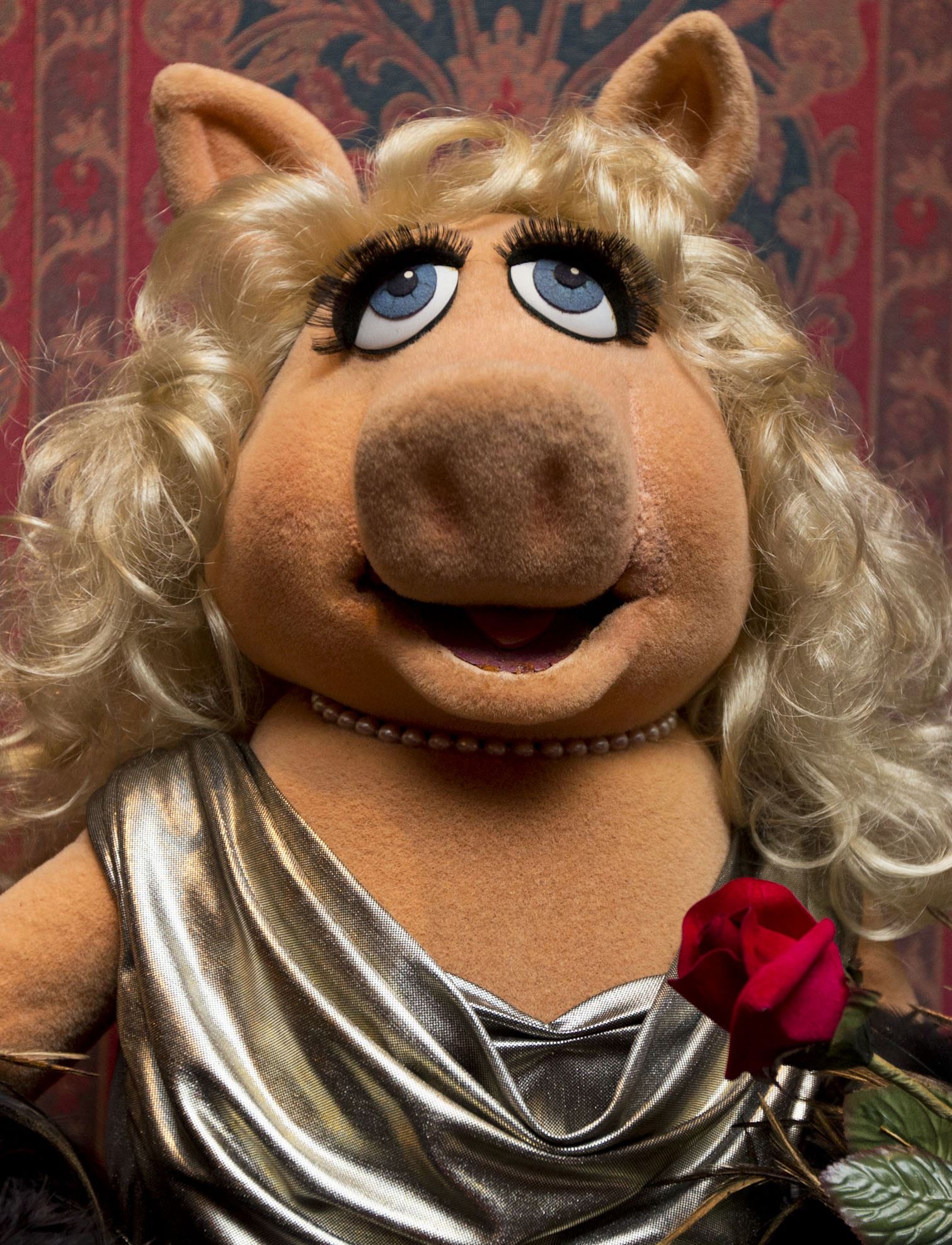 Miss Piggy is recipient of prestigious New York museum award - The Blade