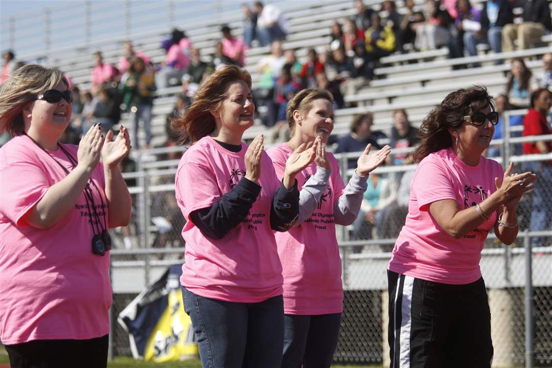 CTY-OLYMPICS23p-cheering