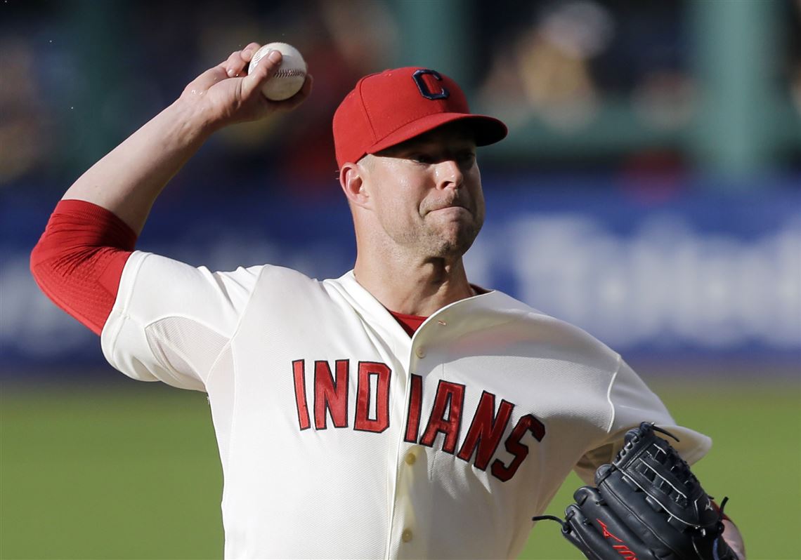 Corey Kluber of the Tampa Bay Rays pitches in the second inning