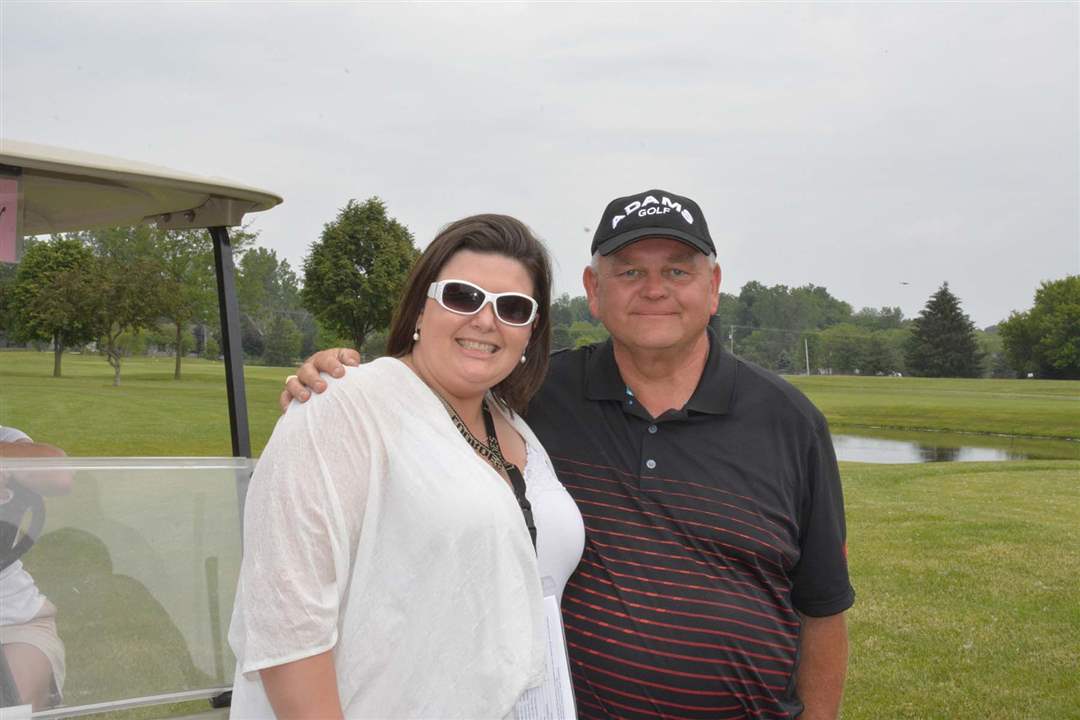 Hole-in-One-winner-with-his-daughter-Angie-Gorny