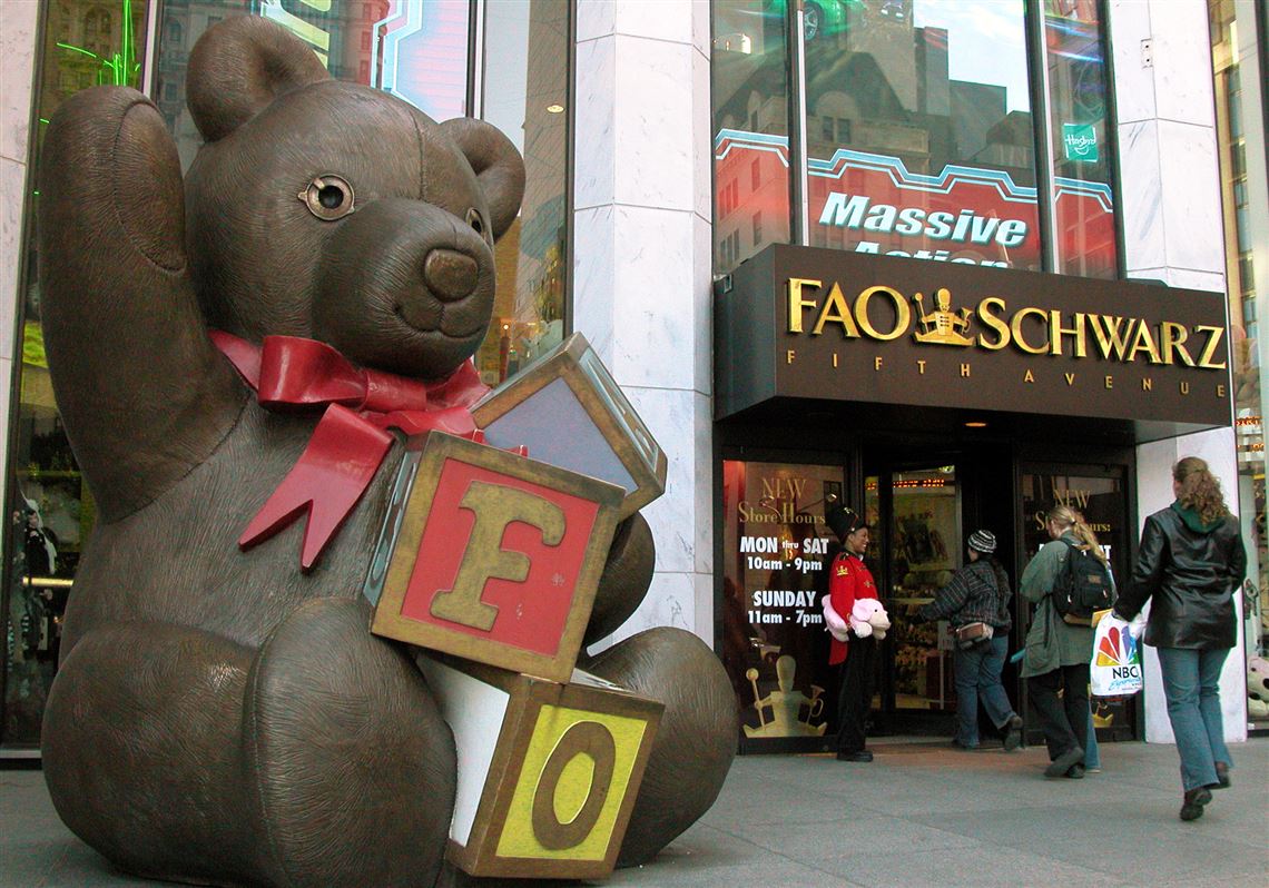 FAO Schwarz in NYC - Full Tour and Review 