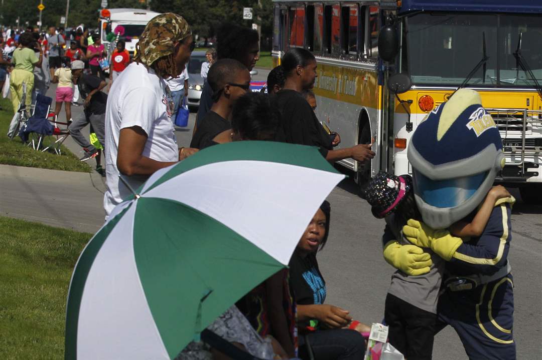 CTY-africanamericanfest19p-Rocky-the-Rocket