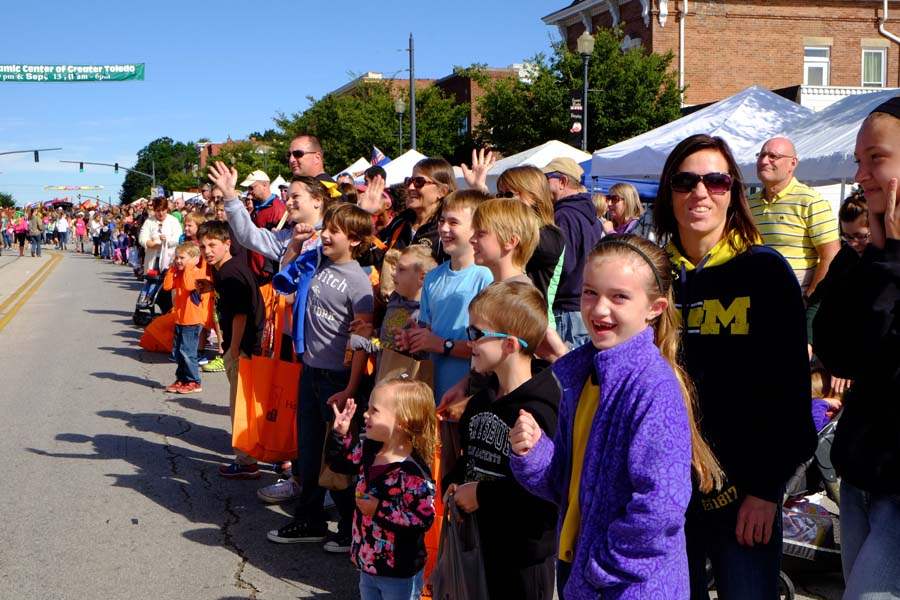 CTY-festival12p-crowd-on-Louisiana-avenue