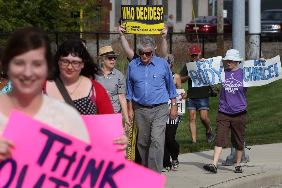 Pro-choice supporters rally in West toledo - The Blade