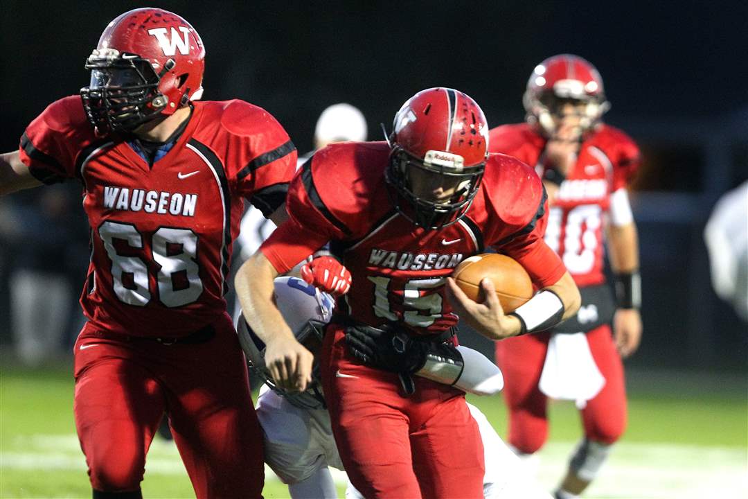 wauseonfb16-8