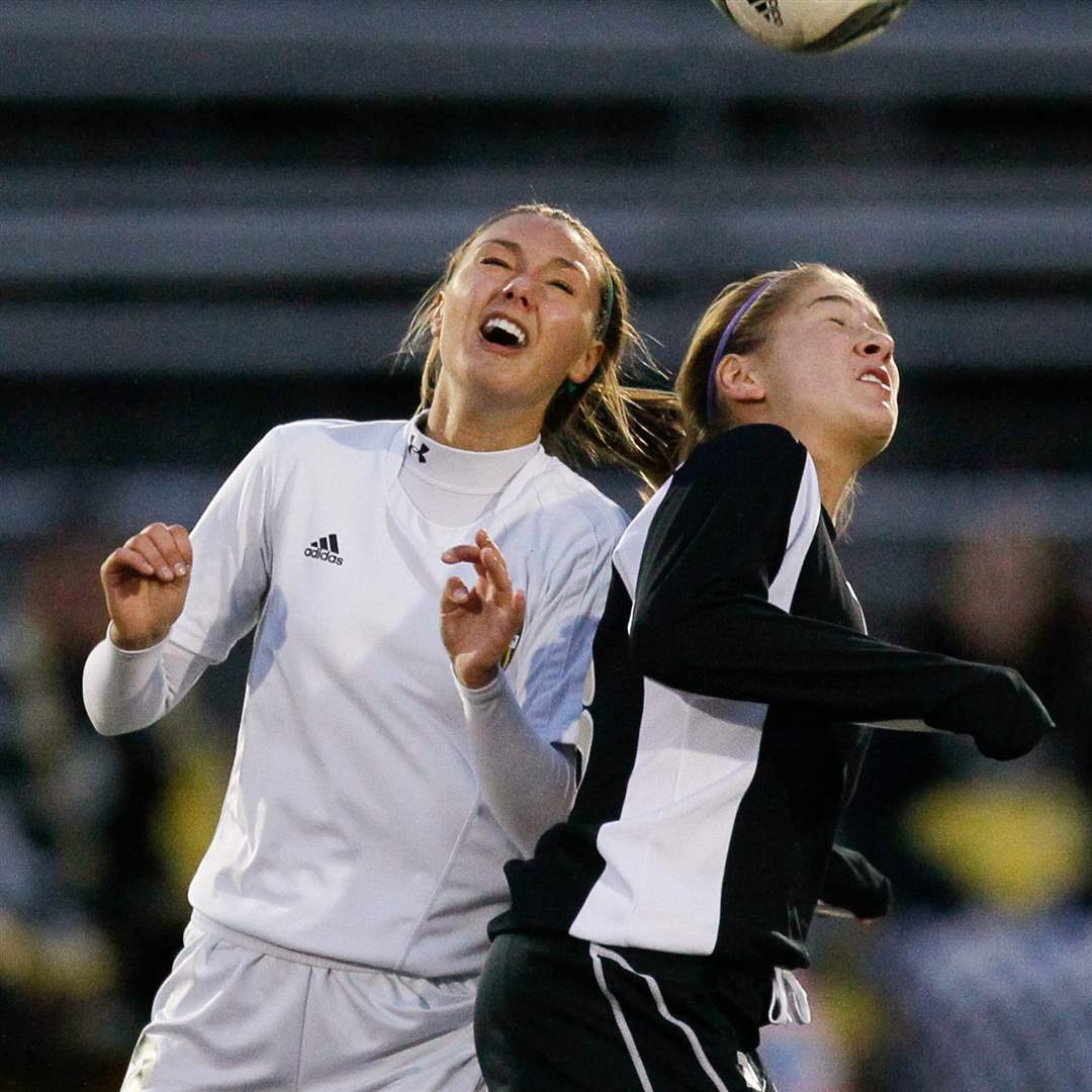 SPT-GirlsSoccer30p-4