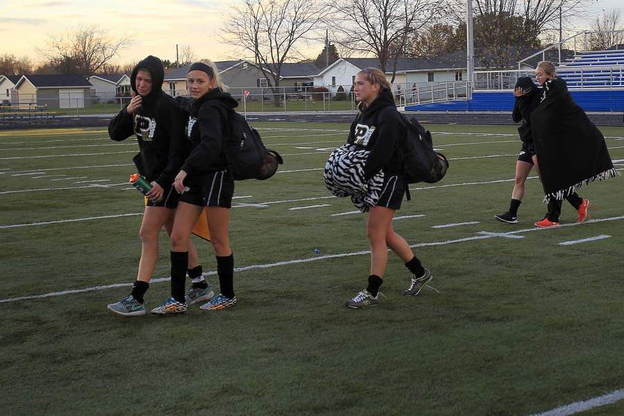 Pburggirlsoccer08p-walk-off