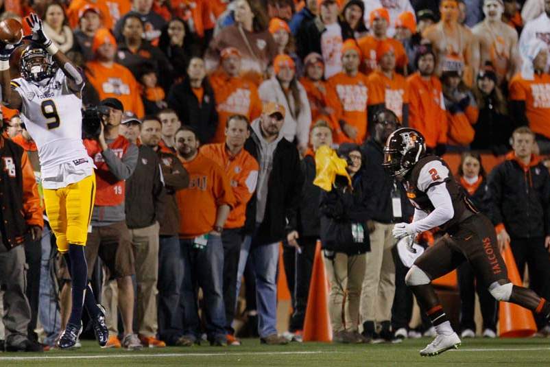 SPT-BGUTfootball18p-ut-russell-catch-vs-bg-stephens