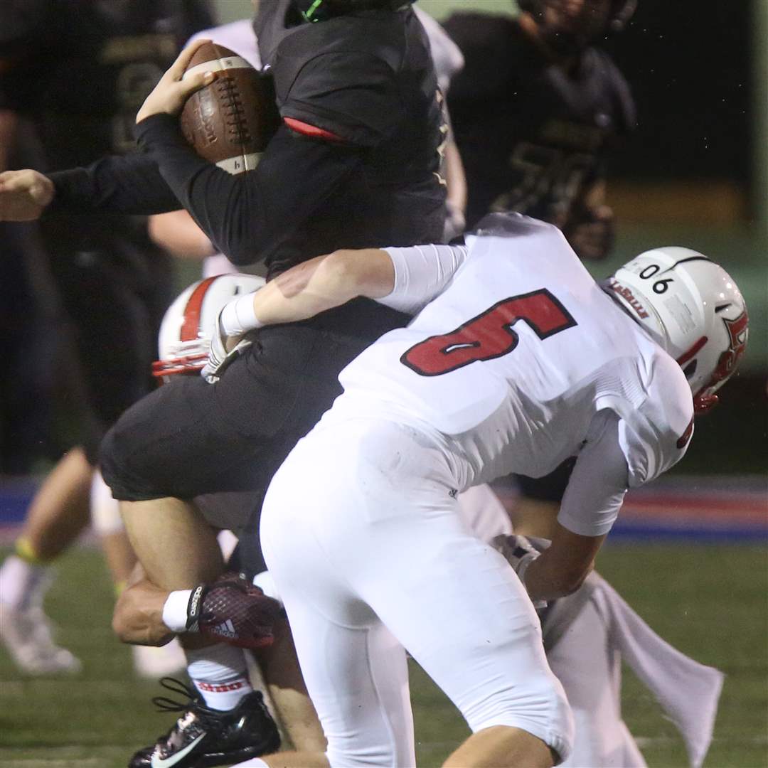 Perrysburgfball28p-Hafner-stopped