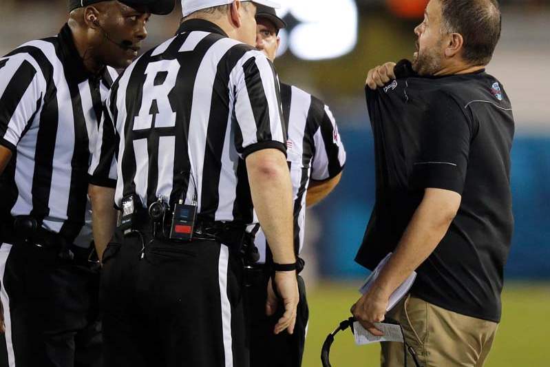 Boca-Raton-Bowl-Football-TEMPLE-COACH-2Q