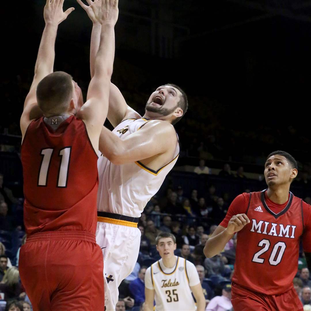 UTmbb14-boothe-shot