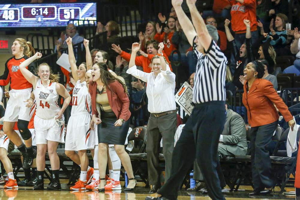 SPT-BGUTwomen18pBGSU-head-coach-J