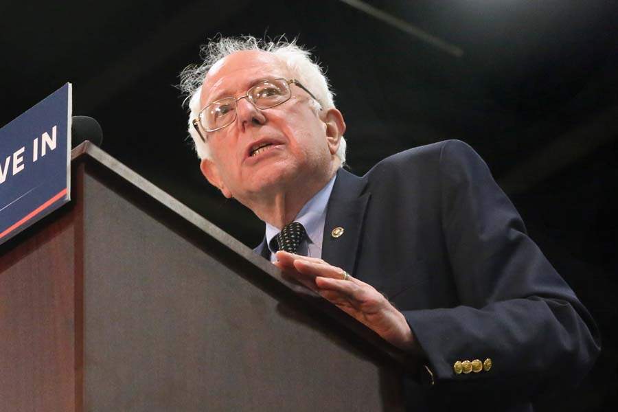 sanders12p-bernie-at-lectern