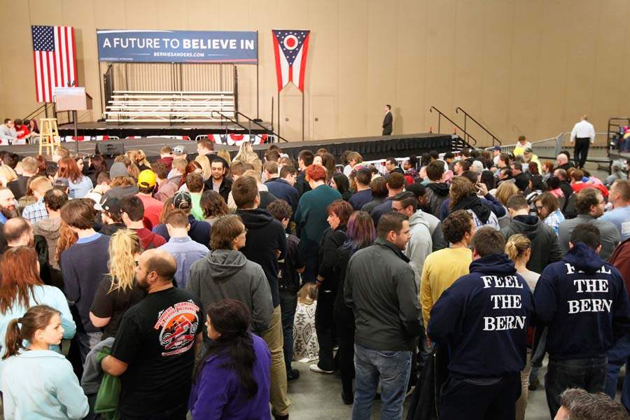 sanders12p-indoors-crowd