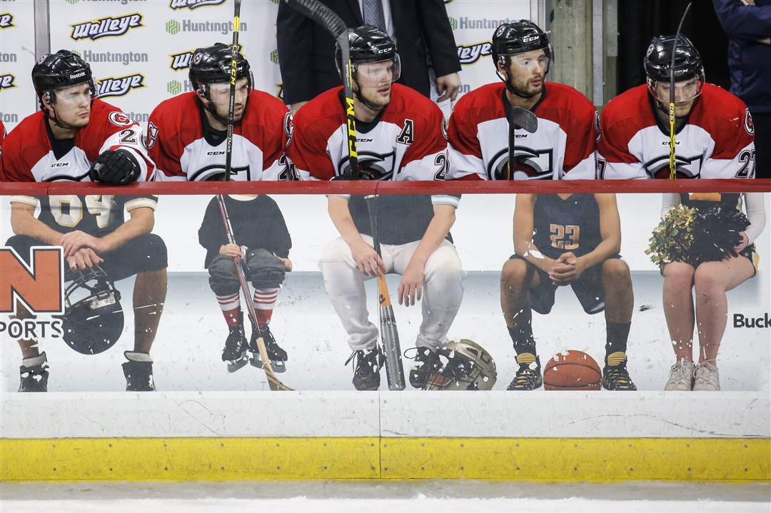 Cyclones-bench-3-26