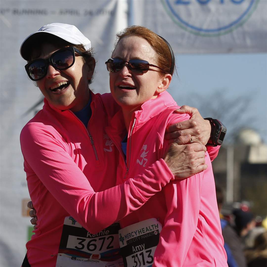 MARATHONHUGS