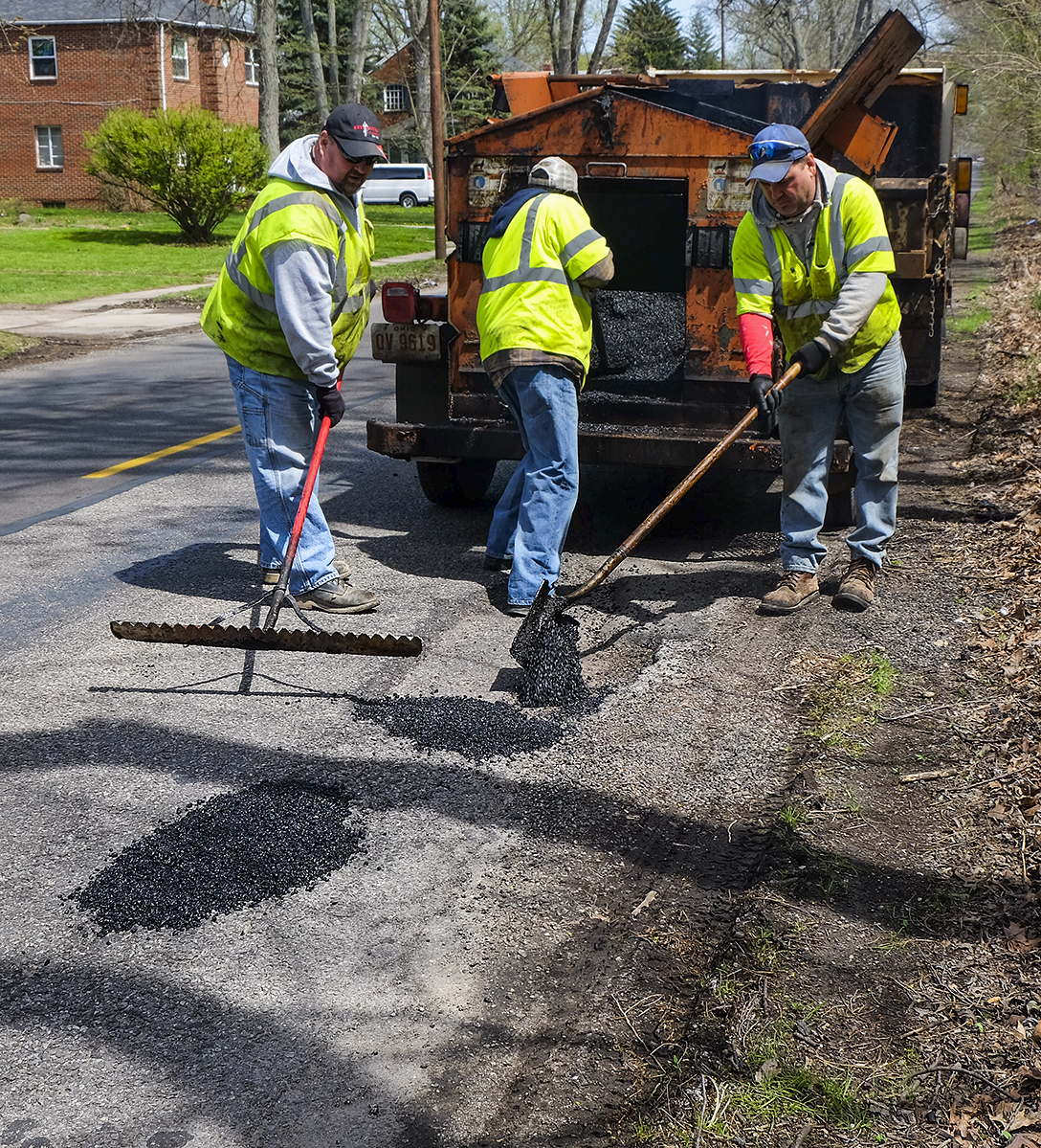 City filling backlog of potholes - The Blade