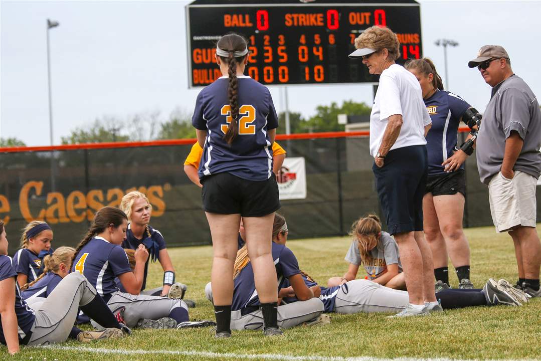 SPT-WhitefordSoftball15pWhiteford-meets-in-the-ou