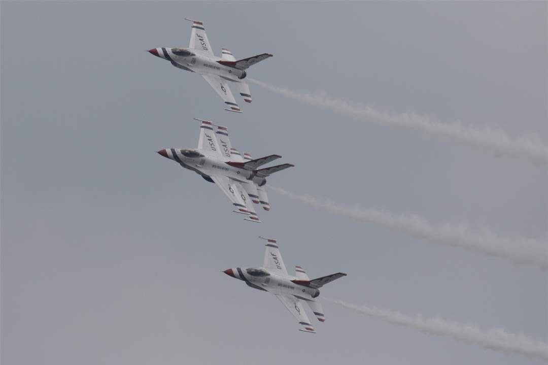 The-Thunderbirds-7-16