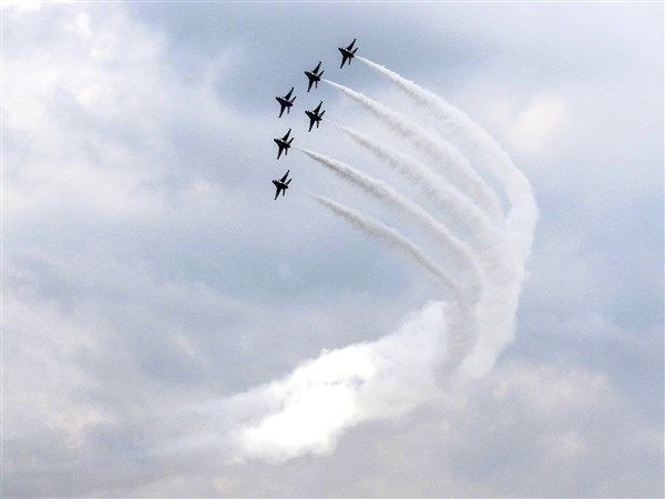 ‘Spectacular’ air show has huge crowd | The Blade