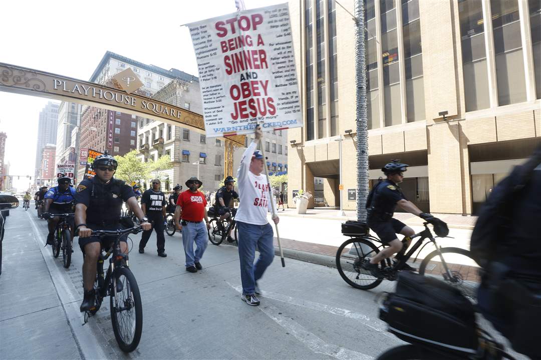 CTY-rncprotests19pJesussign