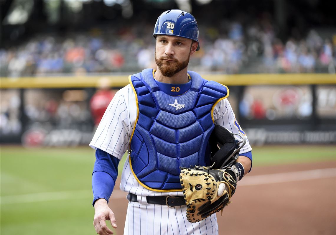 Texas Rangers acquire C Jonathan Lucroy from Milwaukee Brewers 