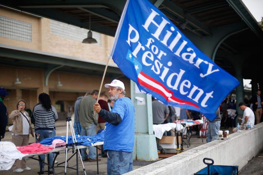 CTY-clinton04p-hillary-for-president-flag