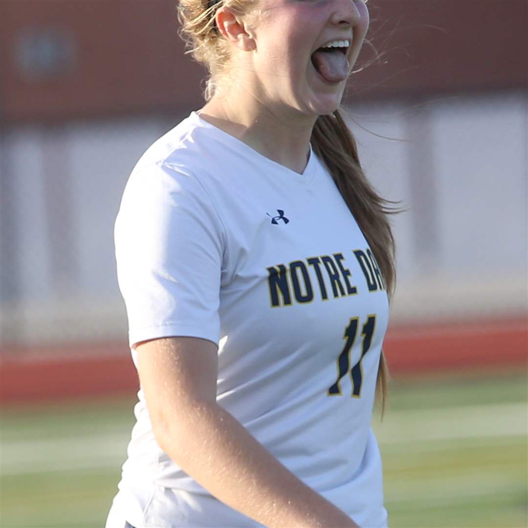 notredamesoccer05-sabol-happy