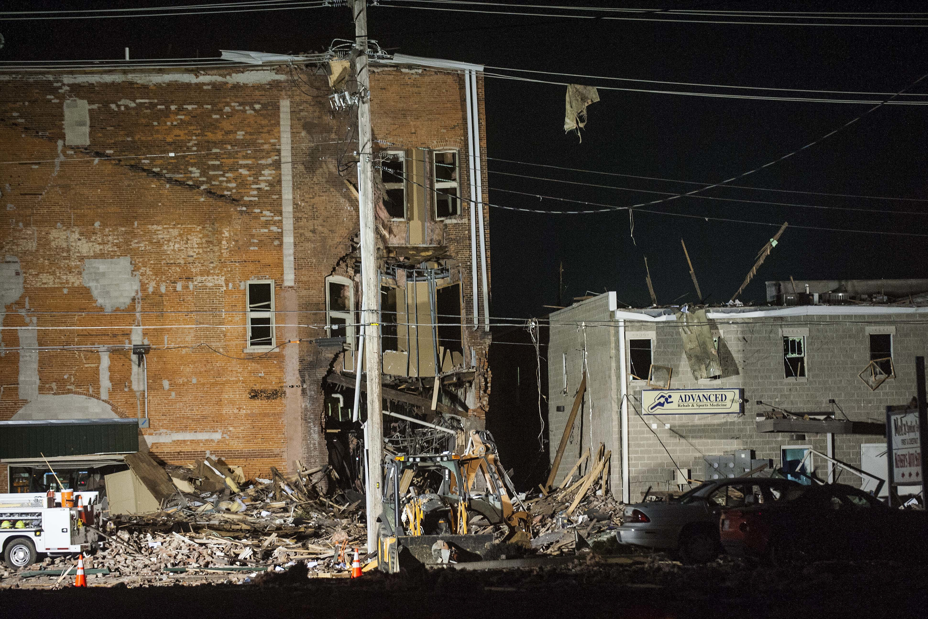 Crews assessing damage after Illinois gas explosion kills 1 - The Blade