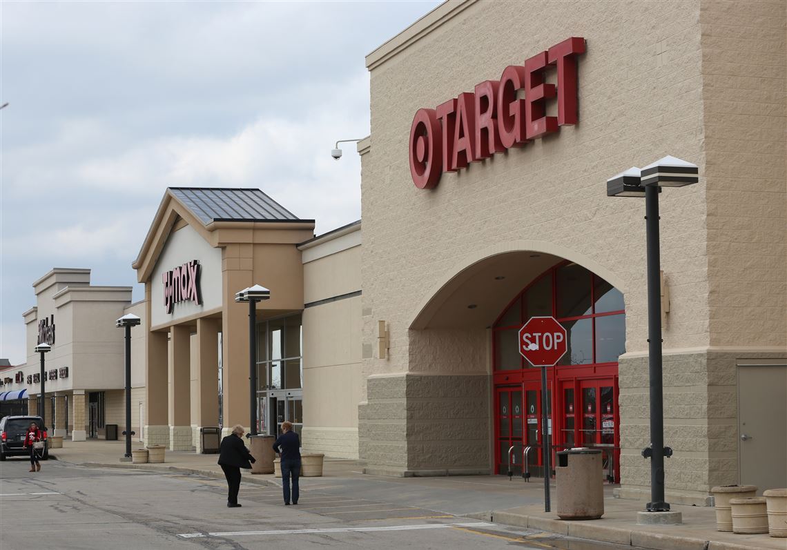 TJ Maxx Stores in the Suburbs Versus the City: Photos