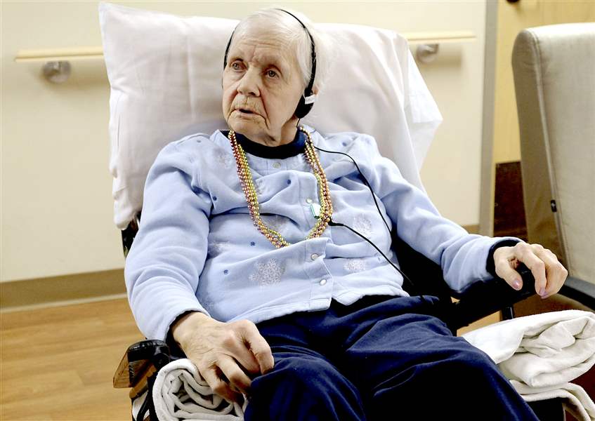 Music and Memory program shows promise in helping dementia patients ...