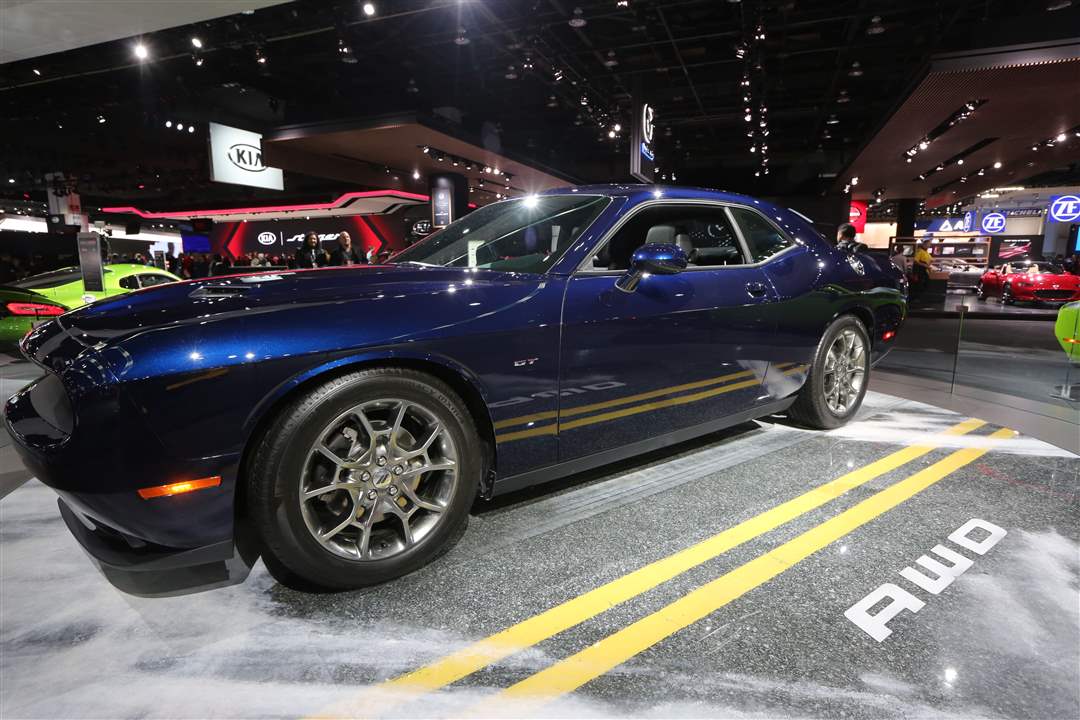 BIZ-autoshow10Dodge