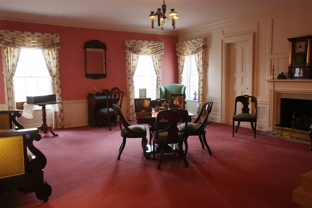 MANOR16Bedroom