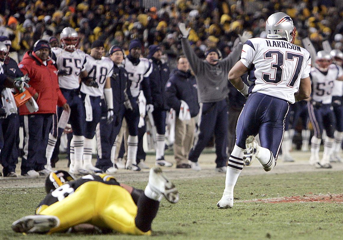 New England Patriots safety Rodney Harrison retires