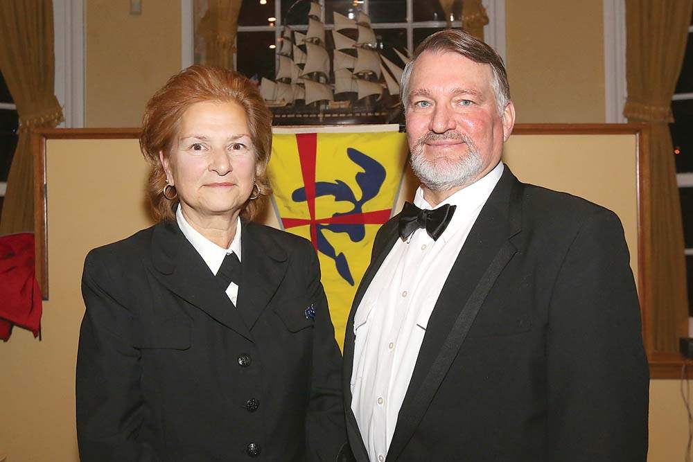 SOC-sail14p-Executive-Officer-Rita-Buck-and-incoming-Commander-Leonard-Buck